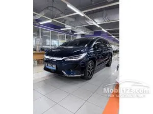 2024 BYD M6 Superior Captain 6 Seater MPV