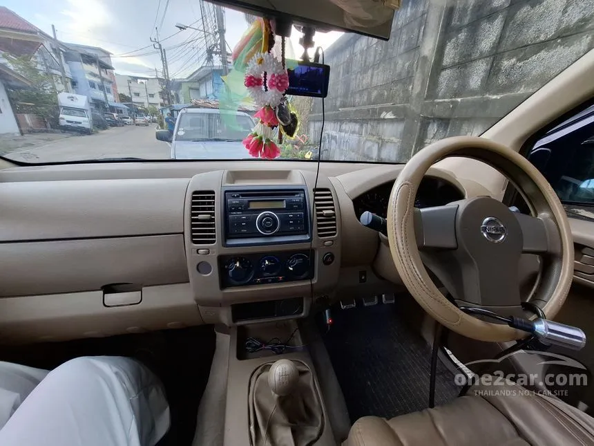 2009 Nissan Frontier Navara LE King Cab Pickup