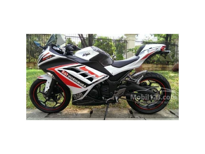 Jual Motor  Kawasaki Ninja 2014 0 3 di Jambi  Manual Putih 