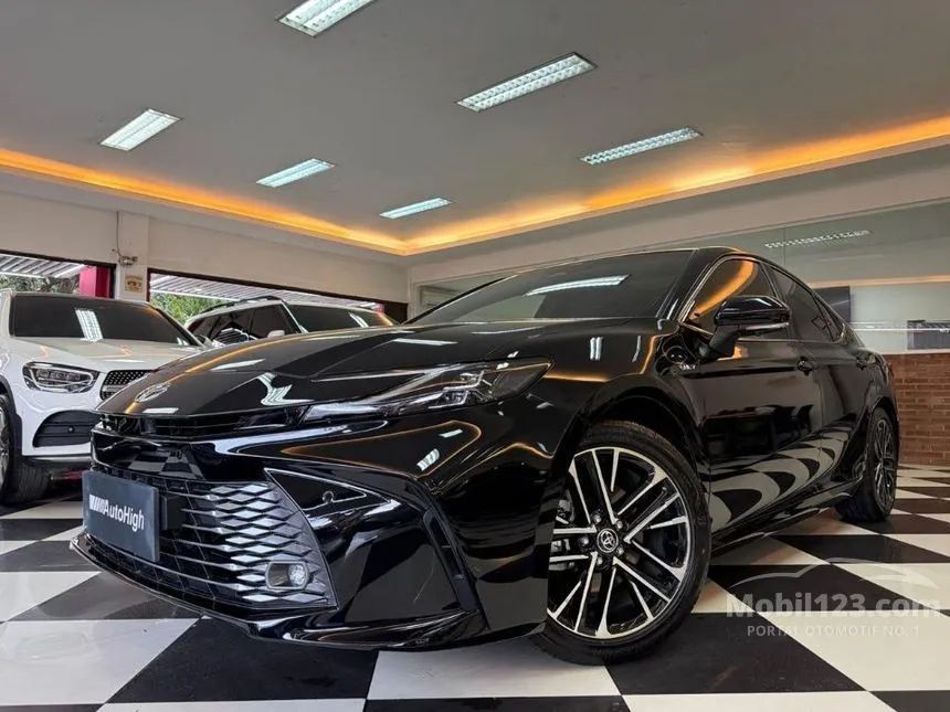 2025 Toyota Camry HEV Sedan