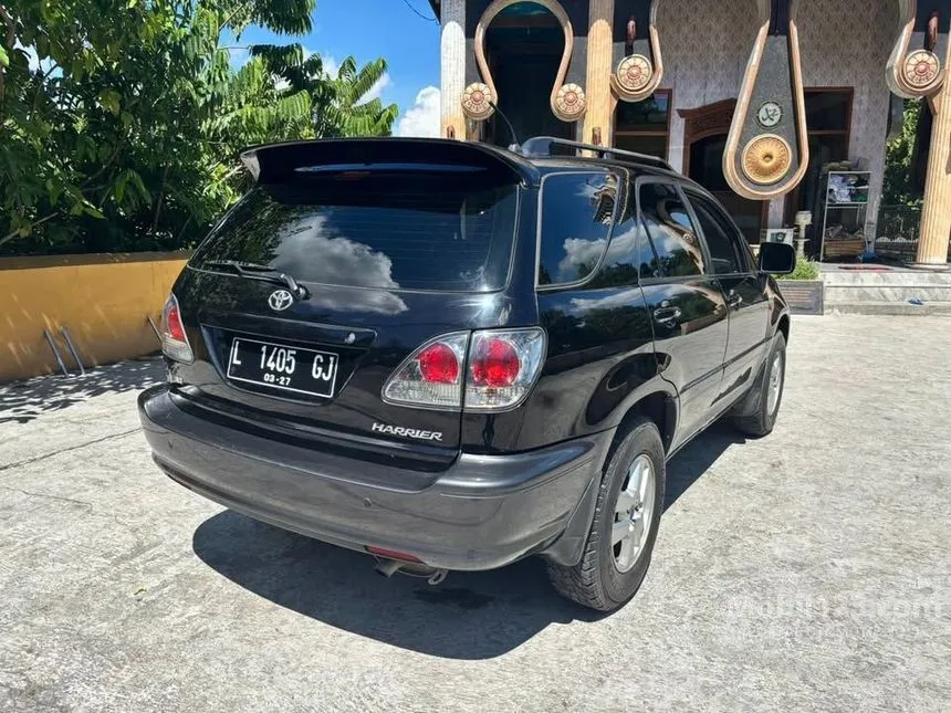 2001 Toyota Harrier SUV