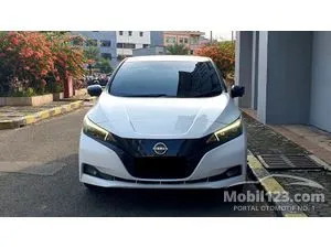 2023 Nissan Leaf (2 Tone) Hatchback