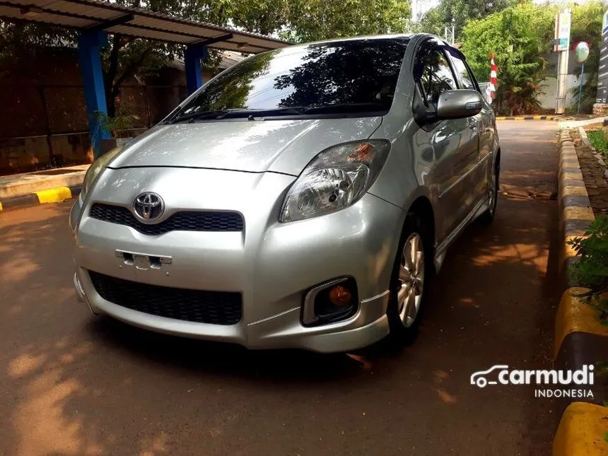 2013 Toyota Yaris S Hatchback