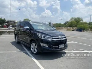 2017 Toyota INNOVA 2.8 Crysta V Wagon