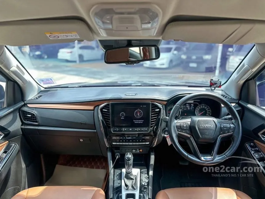 2022 Isuzu MU-X Ultimate SUV