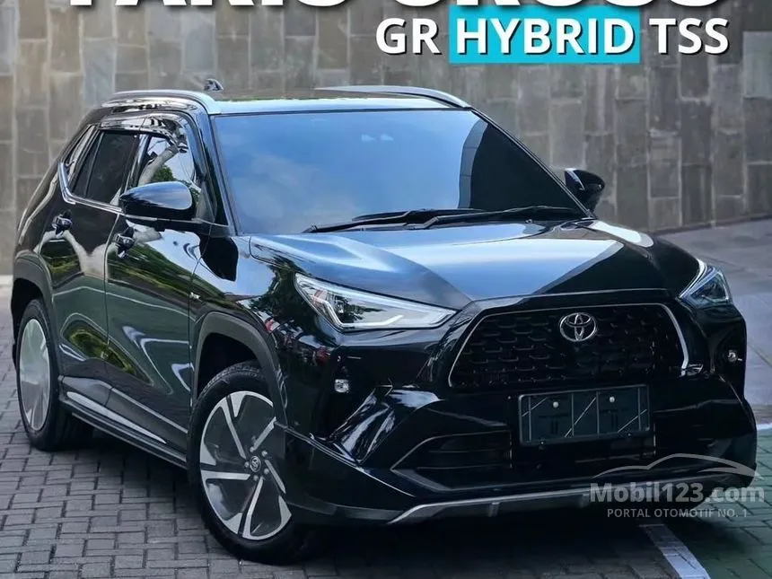 Jual Mobil Toyota Yaris Cross 2024 S HV with GR Parts Aero Pkg 1.5 di DKI Jakarta Automatic SUV Hitam Rp 320.000.000