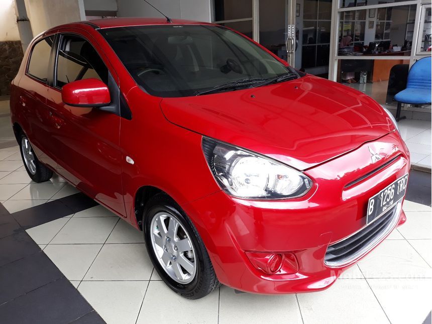 Unduh Gambar Mobil Mirage Warna Merah