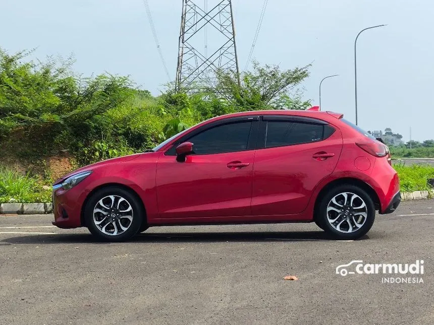 2015 Mazda 2 R Hatchback