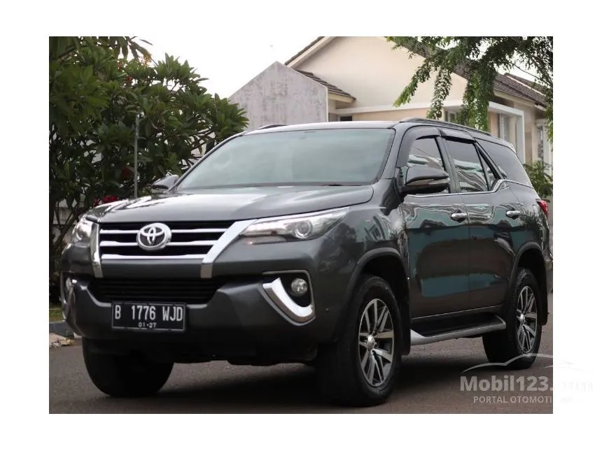 Jual Mobil Toyota Fortuner 2016 VRZ 2.4 di Banten Automatic SUV Abu