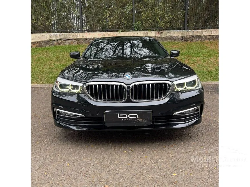 2018 BMW 530i Luxury Sedan
