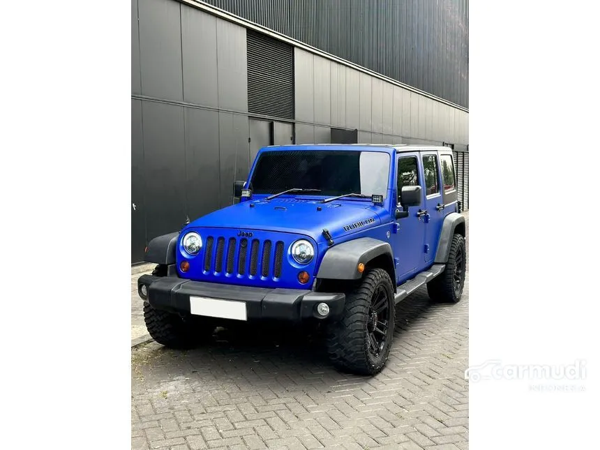 2012 Jeep Wrangler Unlimited Sahara SUV