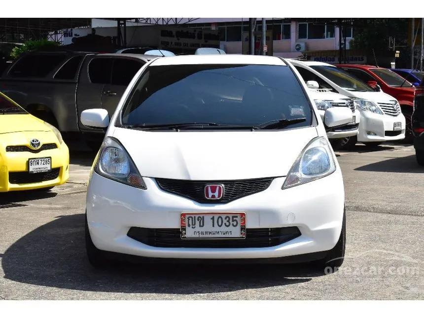 2011 Honda JAZZ V Hatchback