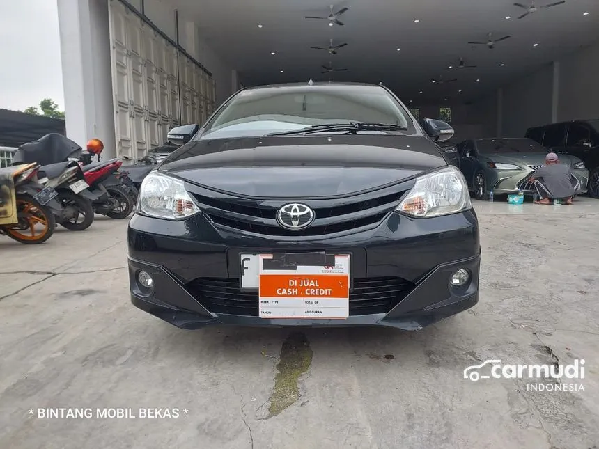 2013 Toyota Etios Valco G Hatchback