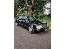 1993 Mercedes-Benz E320 3.2 W124 3.2 Automatic Sedan