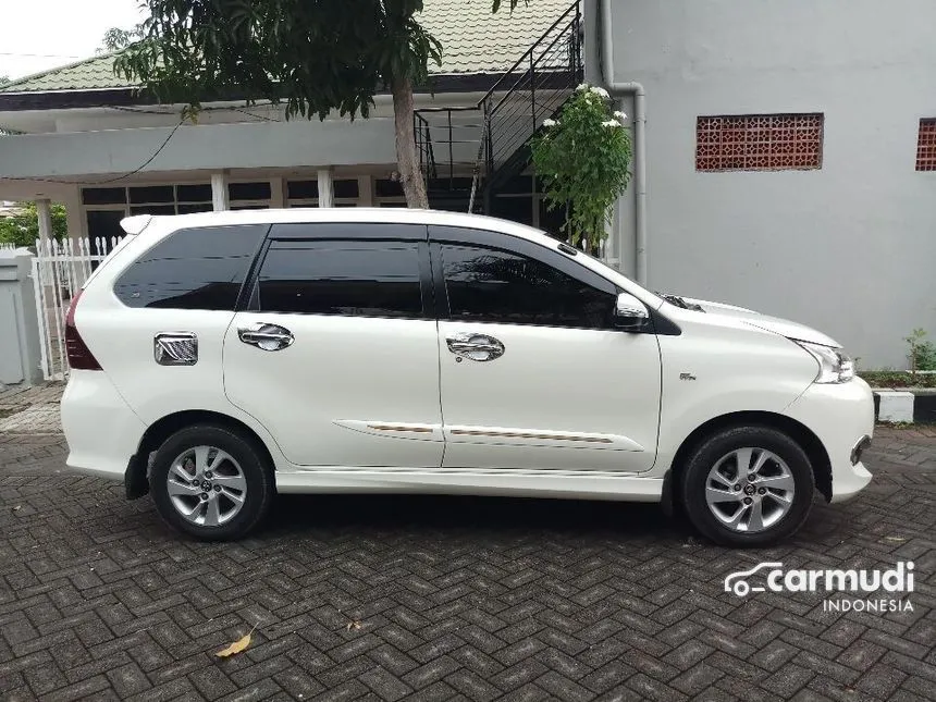 Jual Mobil Toyota Avanza 2015 Veloz 1.3 di Jawa Timur Manual MPV Putih Rp 157.000.000