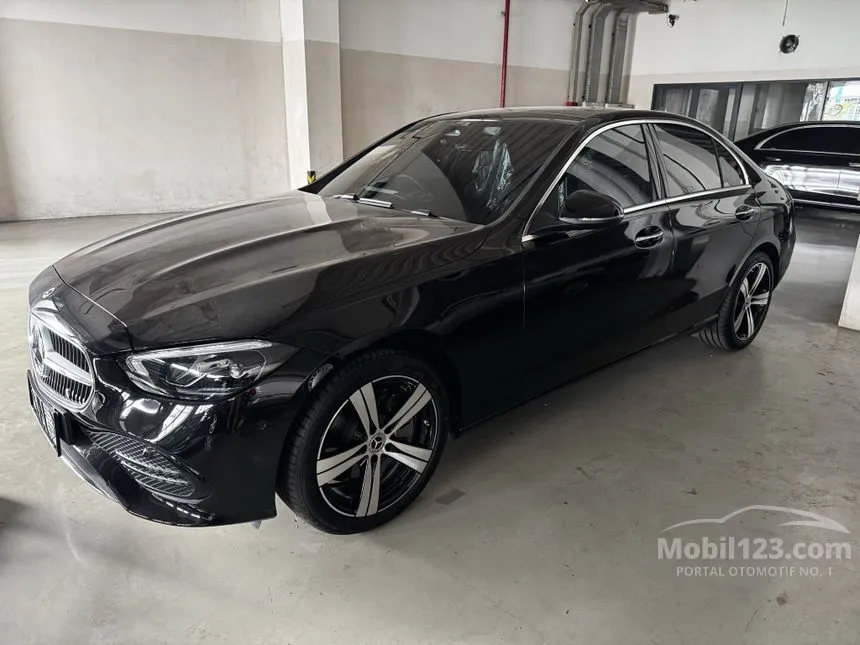 2025 Mercedes-Benz C200 Avantgarde Line Sedan