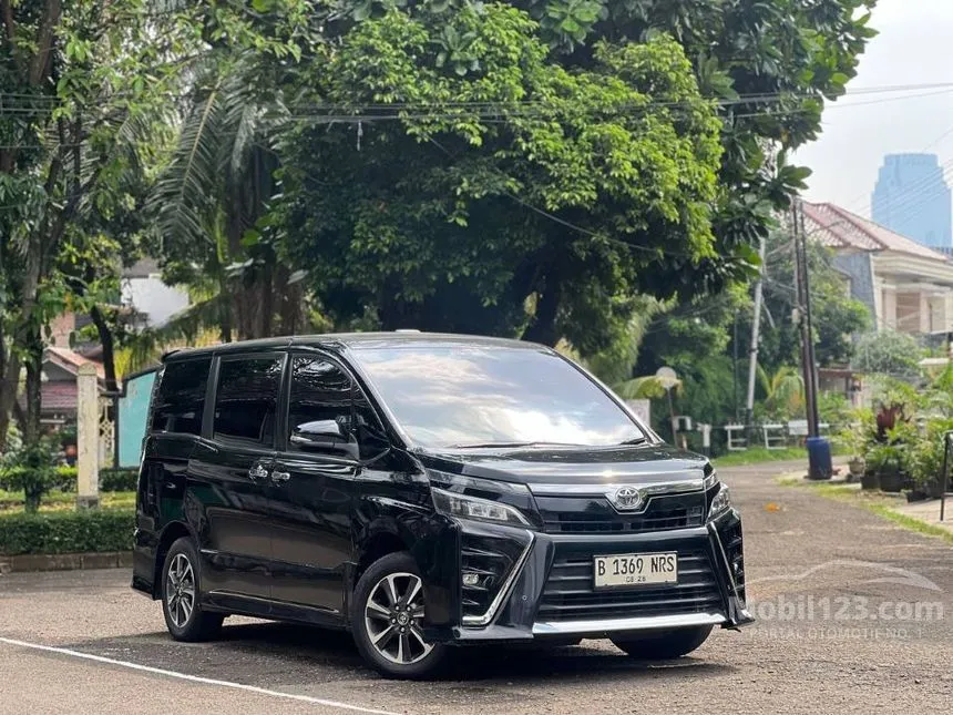 2018 Toyota Voxy MPV