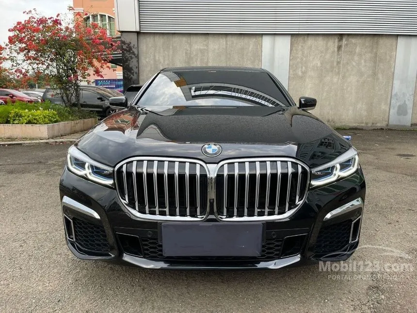 2019 BMW 730Li M Sport Sedan