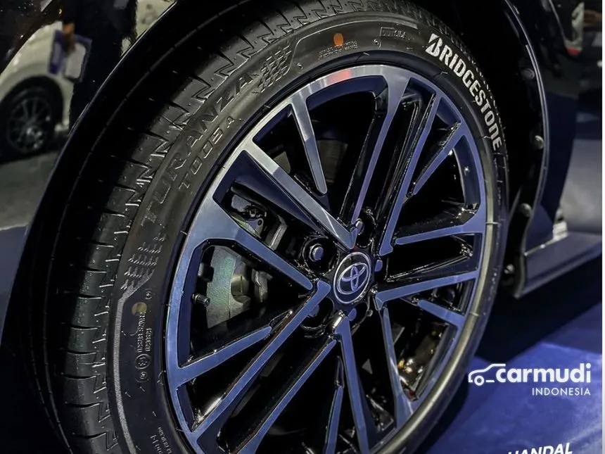 2025 Toyota Camry HEV Sedan