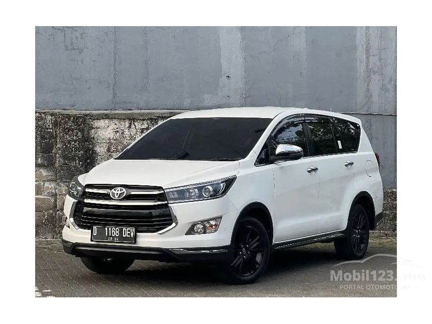 Jual Mobil Toyota Innova Venturer 2019 2.4 di Jawa Barat Automatic Wagon Putih Rp 425.000.000