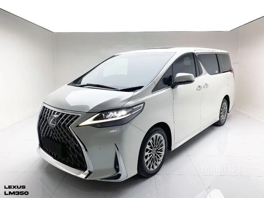 2022 Lexus LM 350 7 Seater MPV