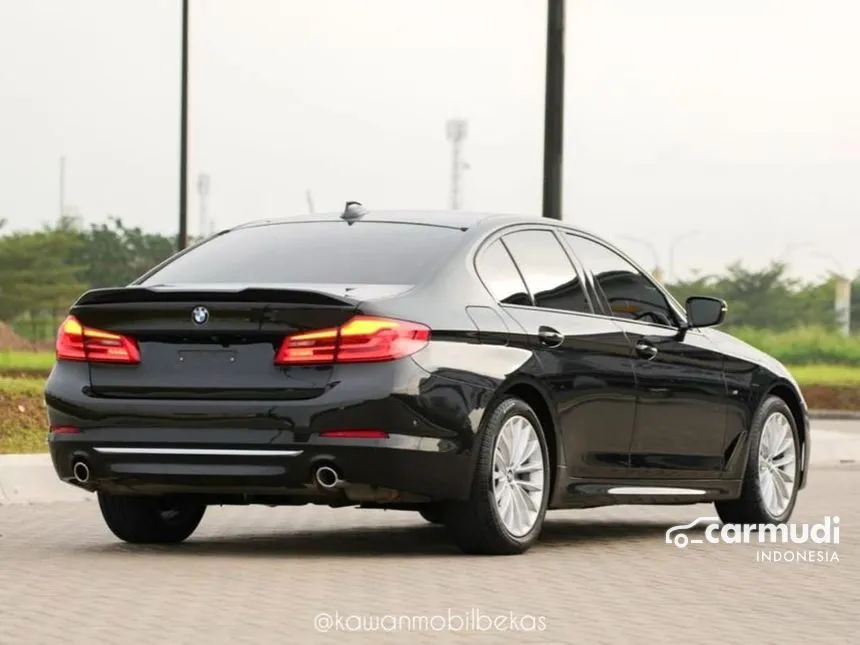 2019 BMW 530i Luxury Sedan
