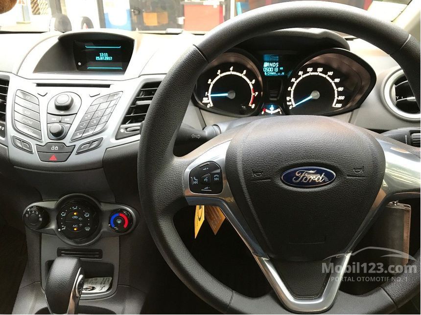 2013 Ford Fiesta Trend Hatchback