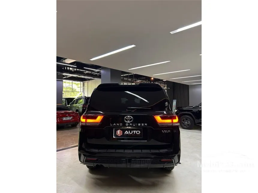 2024 Toyota Land Cruiser 300 VX-R SUV