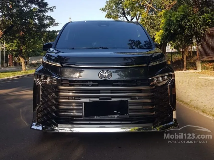 Jual Mobil Toyota Voxy 2023 2.0 di DKI Jakarta Automatic Van Wagon Hitam Rp 535.000.000