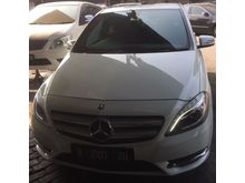 MERCEDES BENZ B200 2013