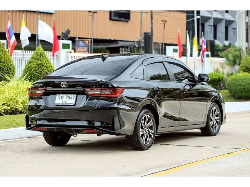 2022 Toyota Yaris Ativ Smart Sedan