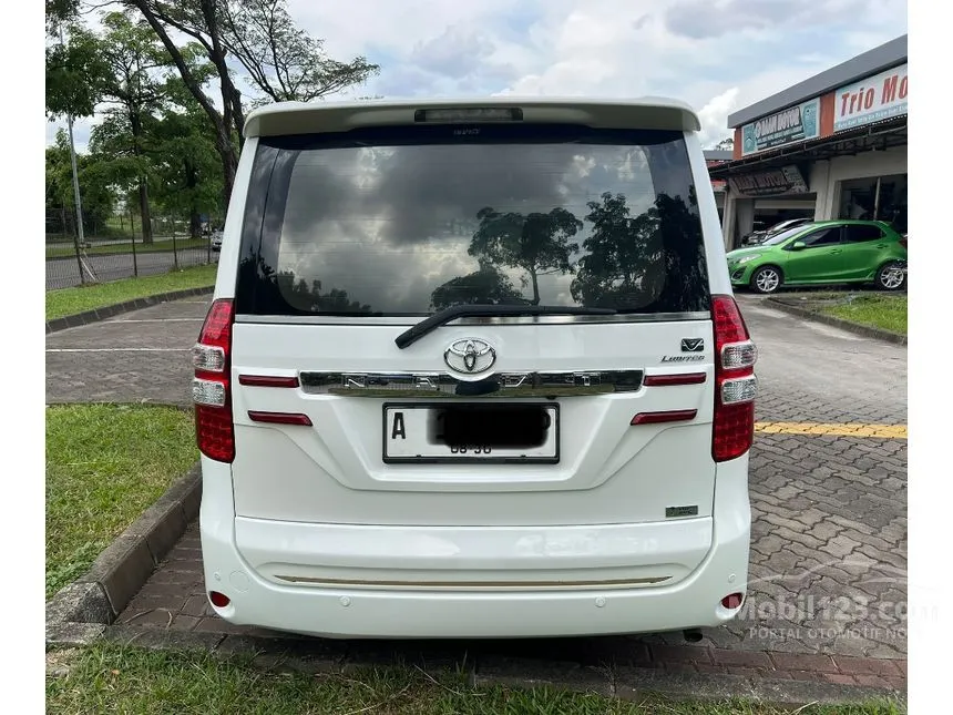 2015 Toyota NAV1 V Limited MPV