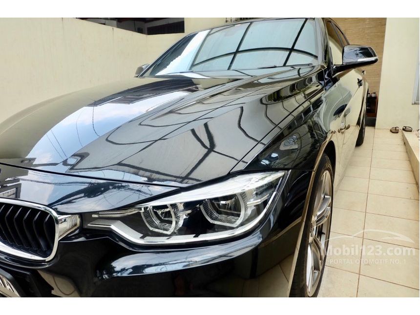 Jual Mobil  BMW  330i 2021 M Sport  2 0 di DKI Jakarta  