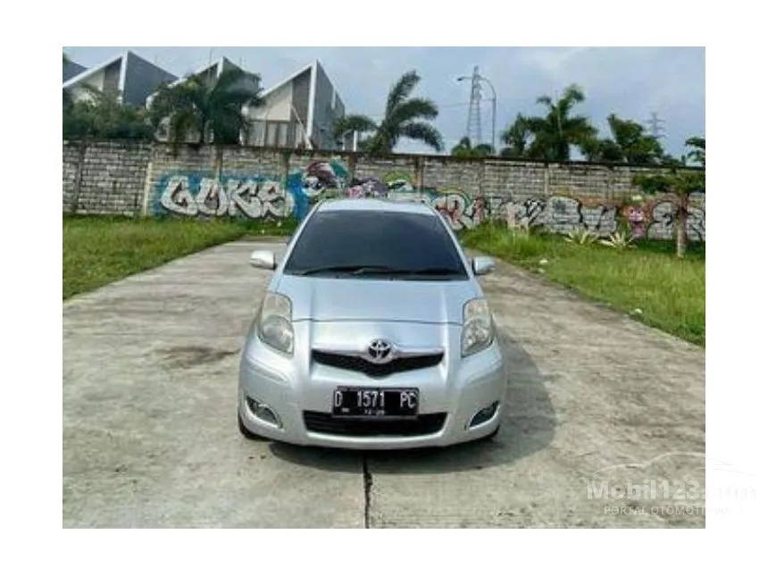 Jual Mobil Toyota Yaris 2011 J 1.5 di Jawa Barat Automatic Hatchback Silver Rp 107.000.000