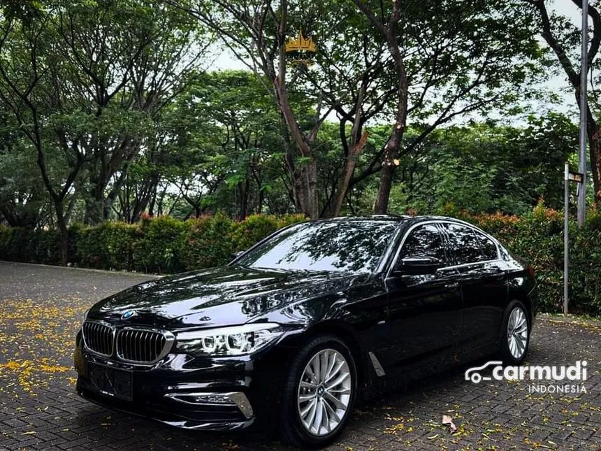 2018 BMW 530i Luxury Sedan