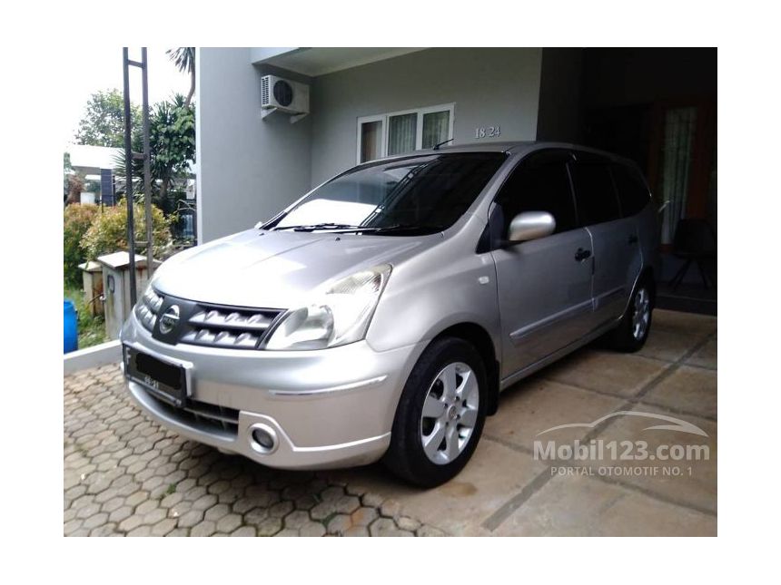 Jual Mobil  Nissan Grand Livina 2010 XV 1 5 di Jawa  Barat  