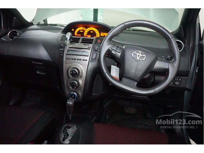 2012 Toyota Yaris S Hatchback