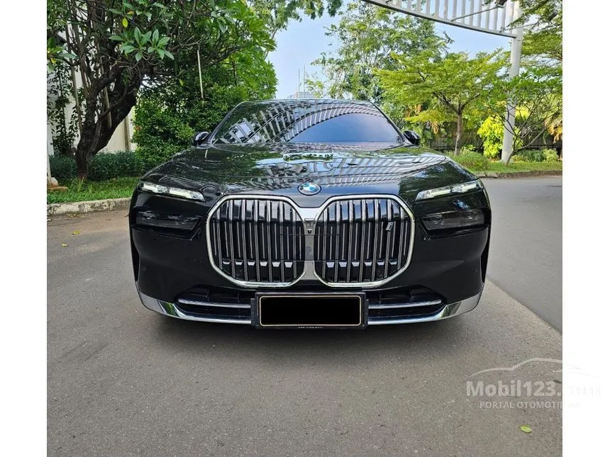 2025 BMW i7 xDrive60 Gran Lusso Sedan