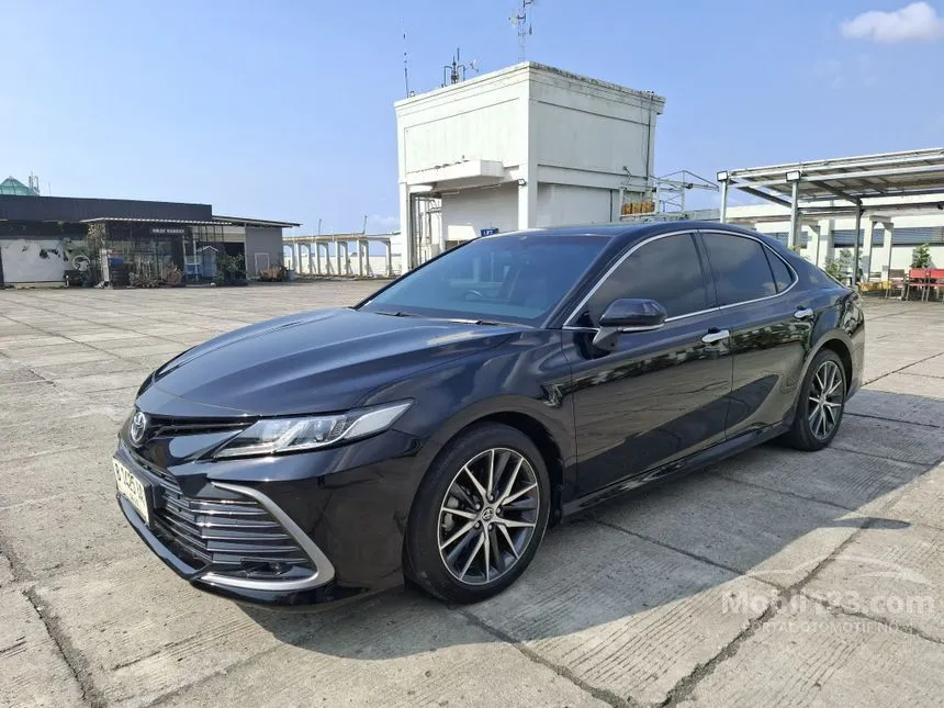 2023 Toyota Camry V Sedan