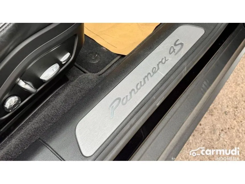 2017 Porsche Panamera 4S Hatchback