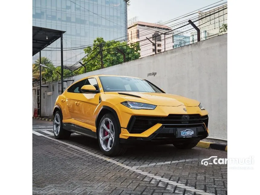 2023 Lamborghini Urus Wagon