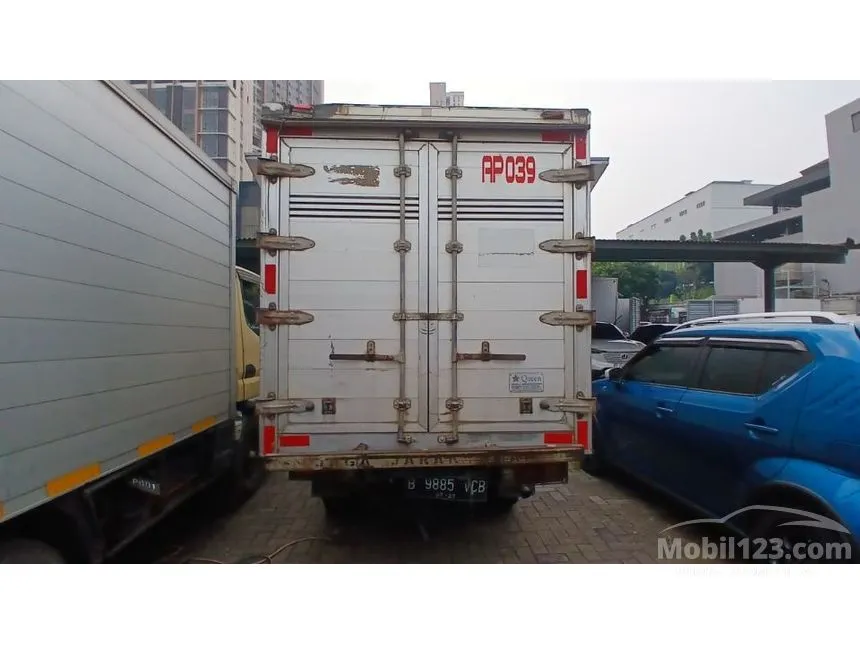 2017 Mitsubishi Colt Diesel FE SHD Truck