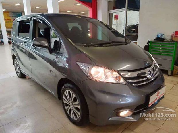 Honda Freed  Mobil Bekas Baru  dijual di Bandung Jawa 