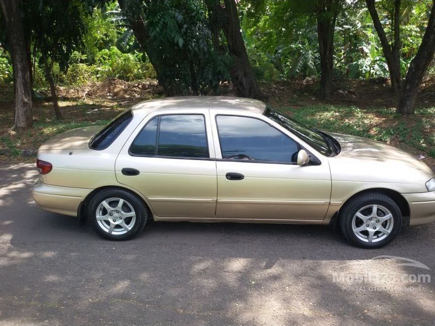 2000 Timor SOHC Sedan