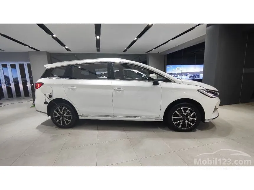 2025 BYD M6 Superior 7 Seater MPV