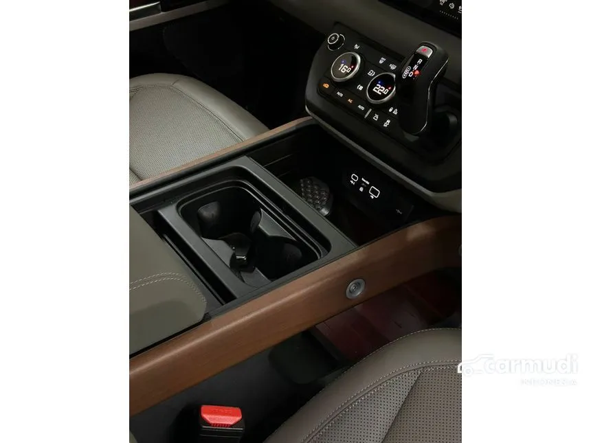 2023 Land Rover Defender 110 P300 SE SUV