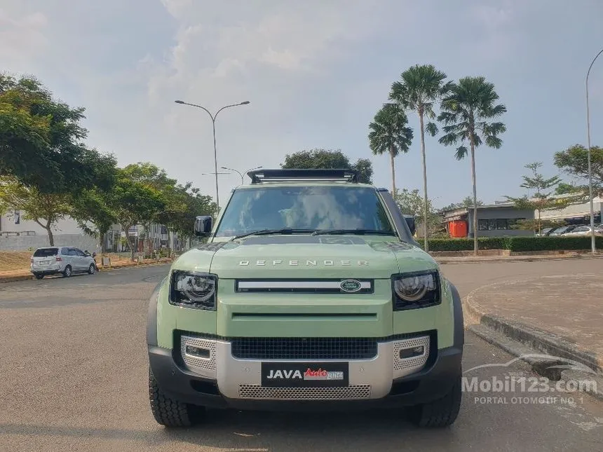 Jual Mobil Land Rover Defender 2023 110 P400e 75th Anniversary Edition 2.0 di Banten Automatic SUV Hijau Rp 3.850.000.000