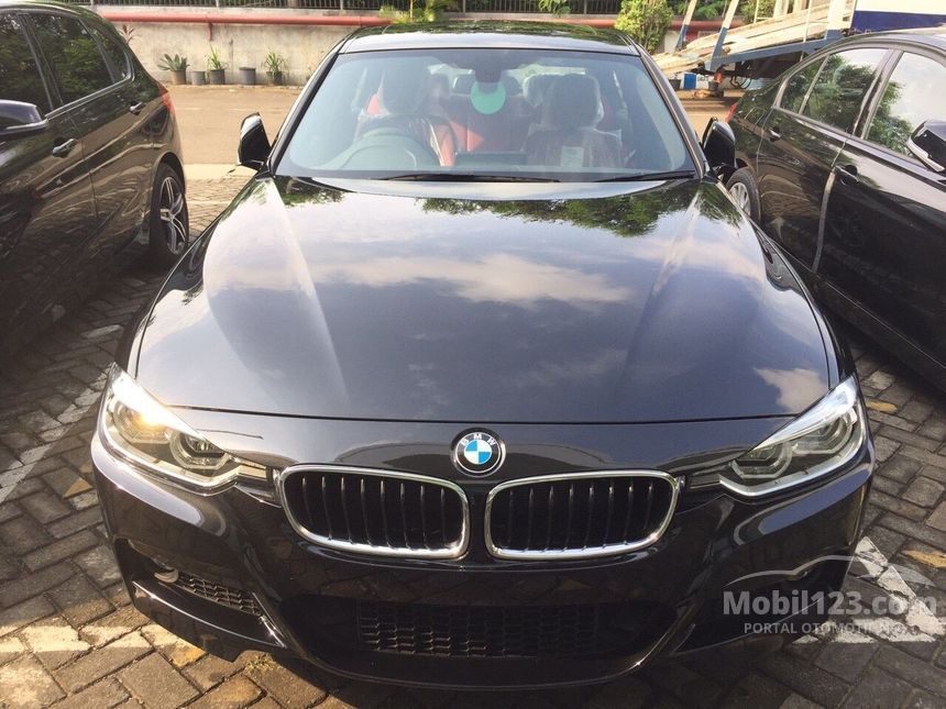 Jual Mobil  BMW  330i 2019 M  Sport  2 0 di DKI Jakarta 