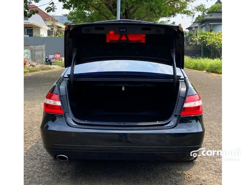 2010 Mercedes-Benz E200 CGI Sedan