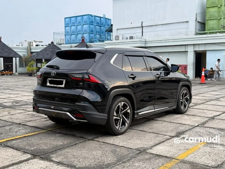 2023 Toyota Yaris Cross S with GR Parts Aero Pkg SUV